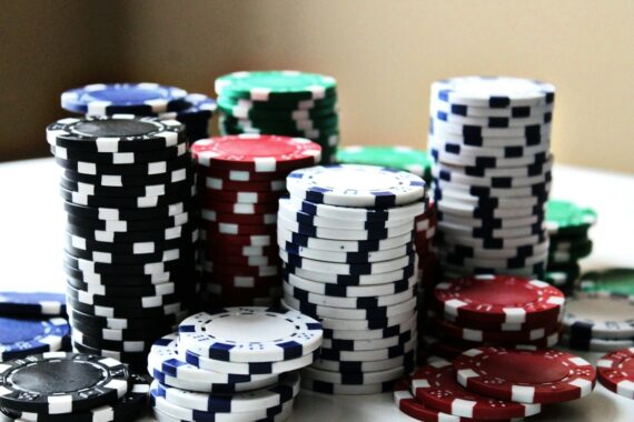 Les variations du poker en ligne : choisir celle qui vous convient